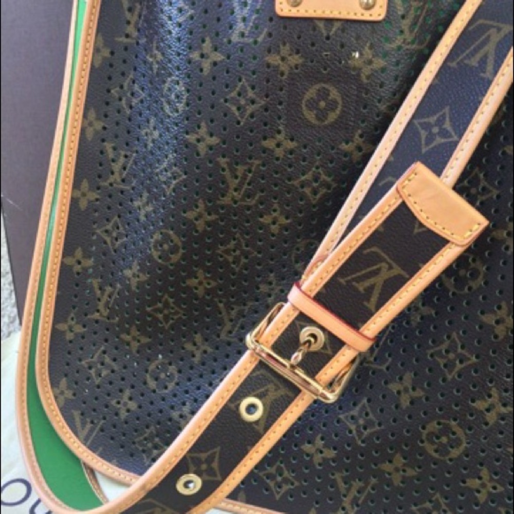 Louis Vuitton Bag - Picture 6 of 6